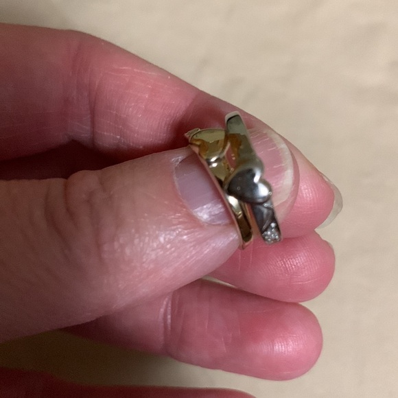 10K yellow and white with diamonds rings - Picture 4 of 6